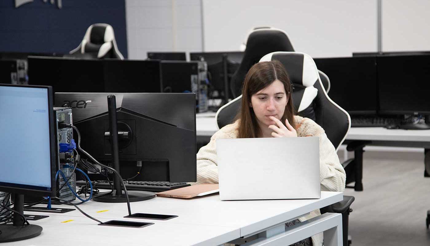 Students working in computer lab